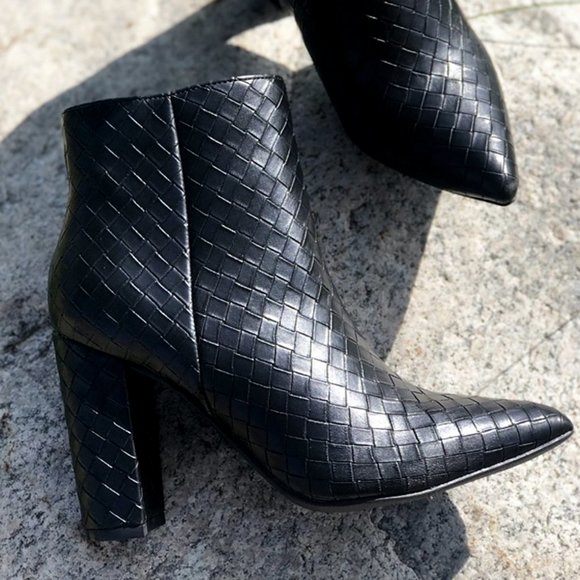 NEW Black Braided Weave Embossed Woven Pointy Toe - Picture 1 of 12